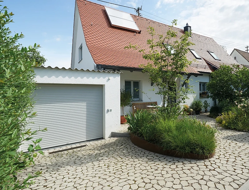 Vorplatz vor Einfamilienhaus